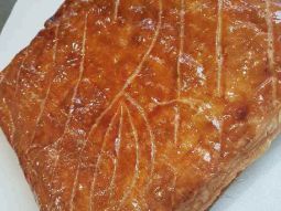 La Grande Galette Frangipane aux Pralines rouges